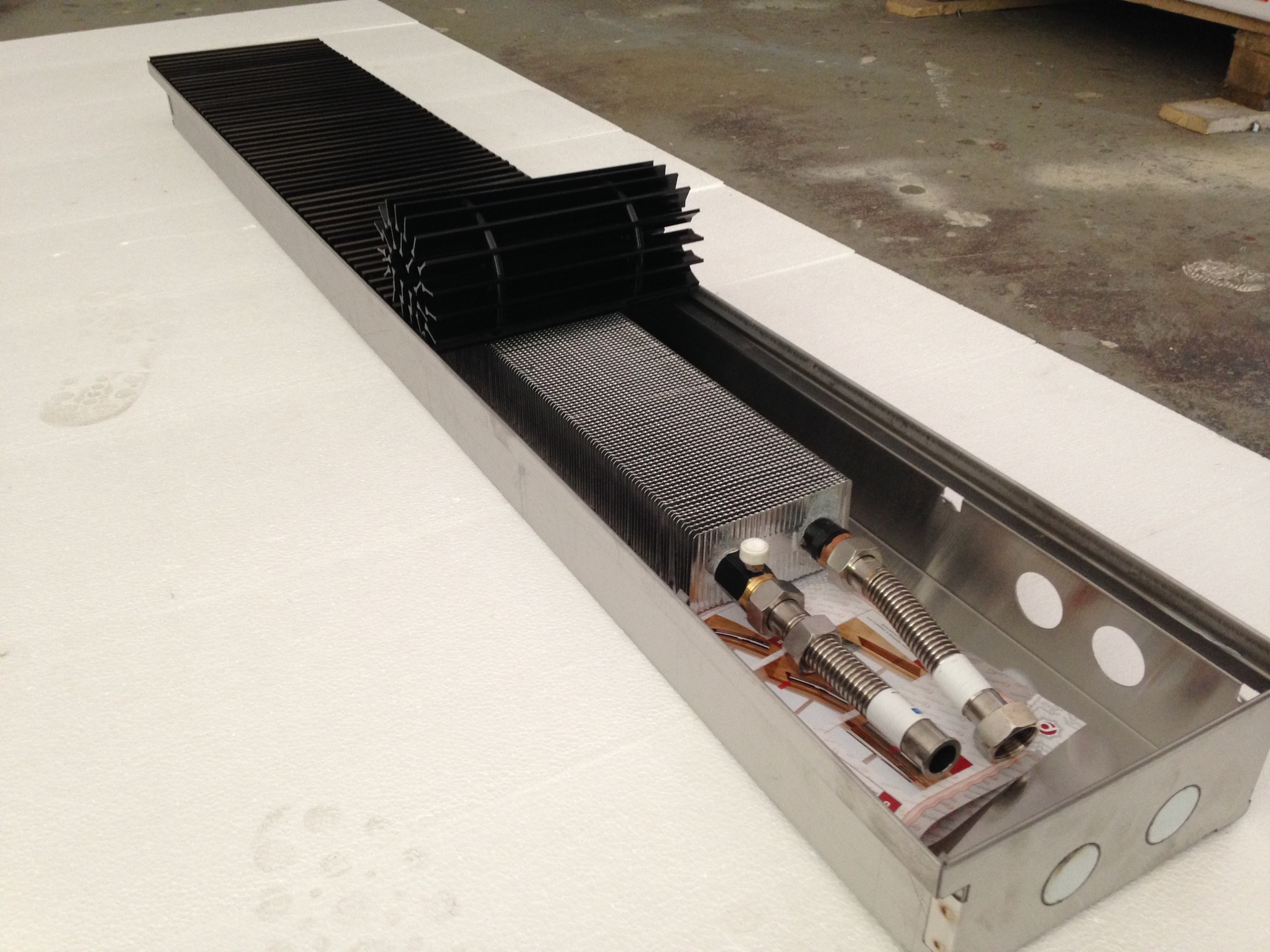 Внутрипольный конвектор в квартире Внутрипольный конвектор в квартире